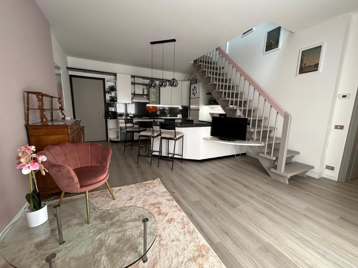 D-Place Apartment Piazza Duomo Крема Экстерьер фото